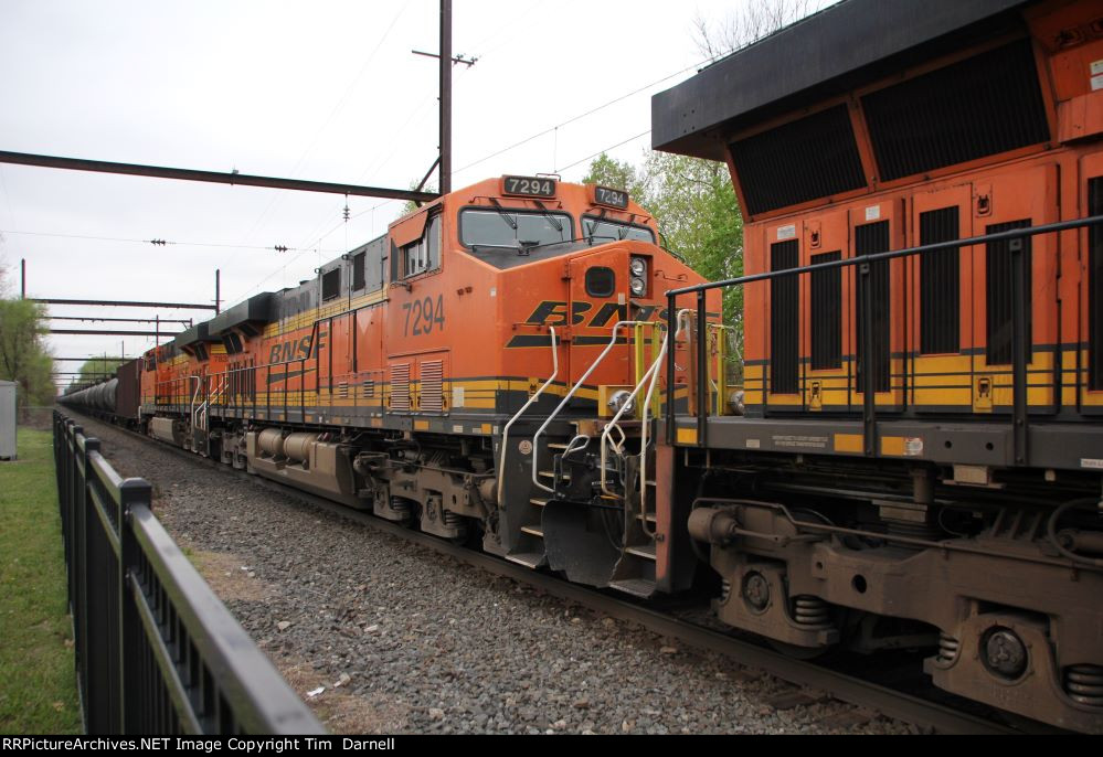 BNSF 7294 2nd on B118